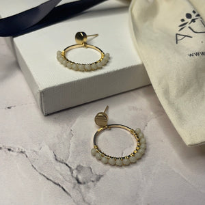 Semicircles in White Quartz (Gold)