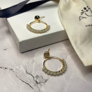 Semicircles in White Quartz (Gold)